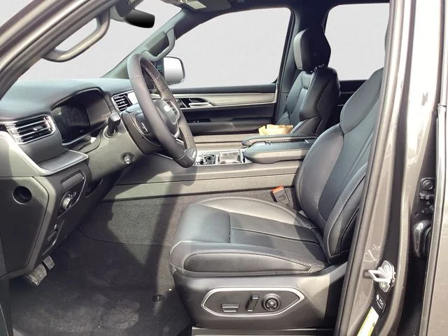 New 2026 Pas Jeep LIMITED ALTITUDE 4X4 image 10