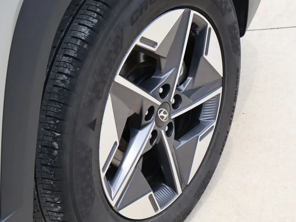 Used 2026 Silver Hyundai SEL image 39