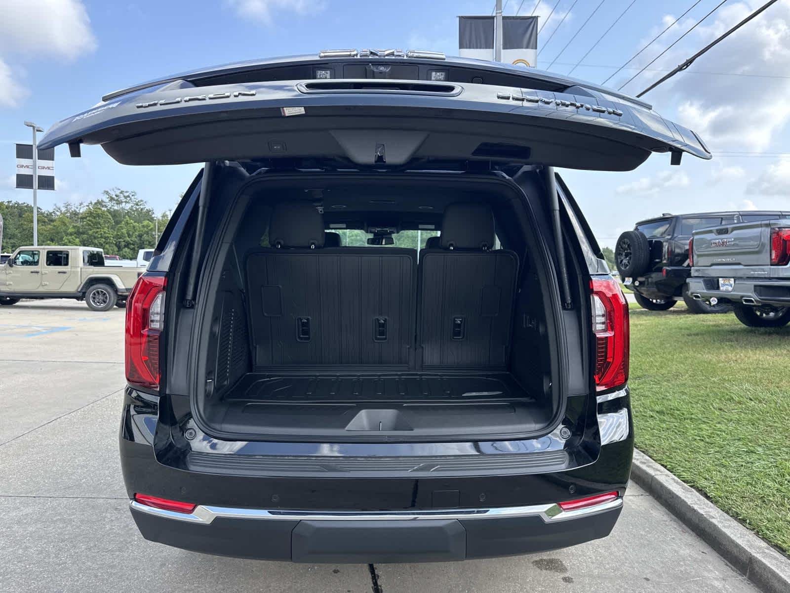 2026 GMC Yukon Elevation - Photo 7