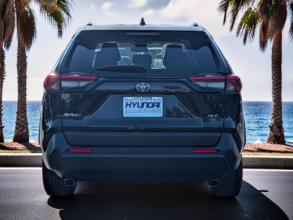 2024 Toyota RAV4 XLE - Photo 6