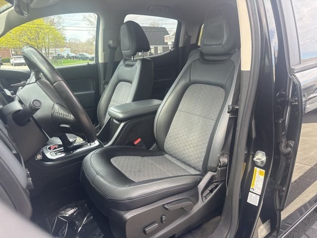 Used 2017 Black Chevrolet Z71 image 9