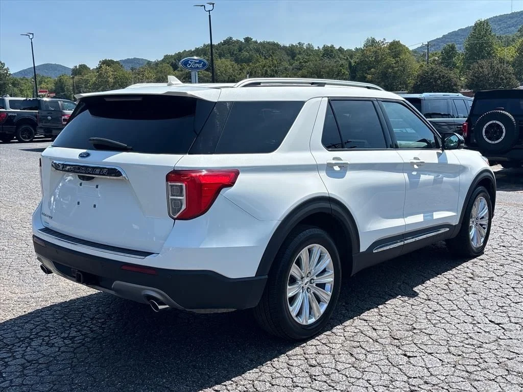 Certified Used 2023 Star White Ford Limited image 8