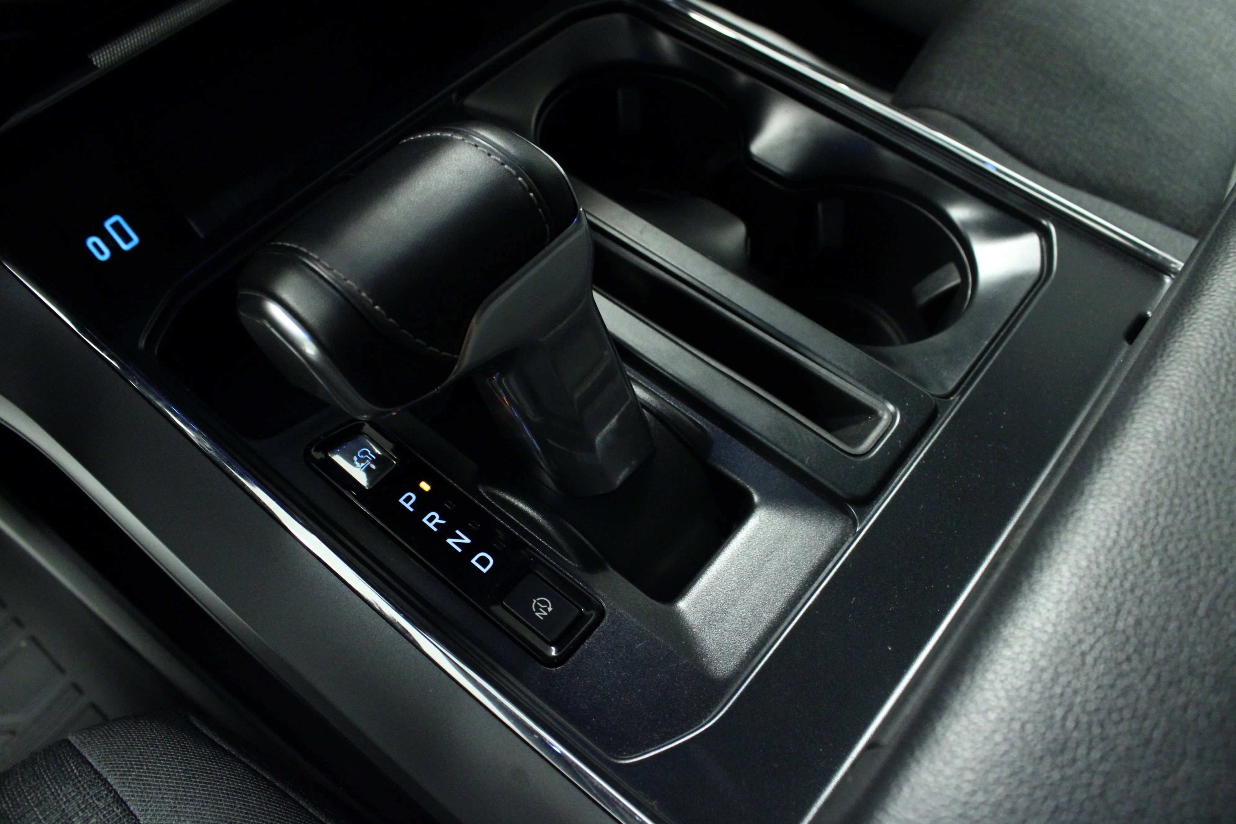 Used 2024 Oxford White Ford Flash image 24