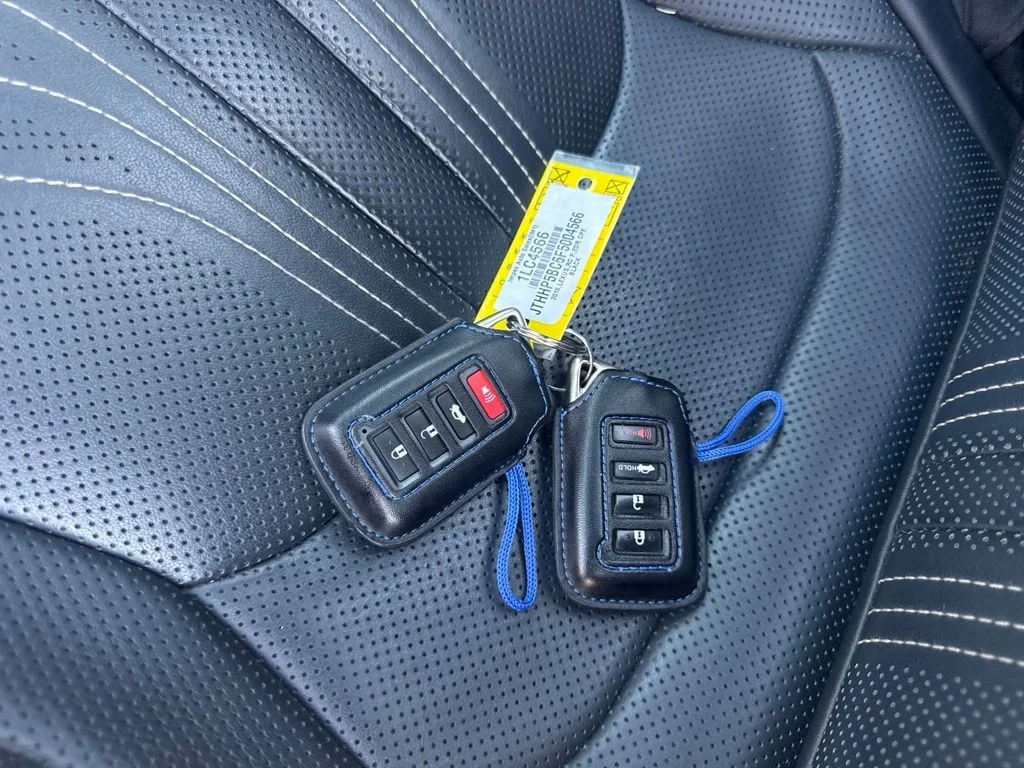 Used 2015 Black Lexus F image 28