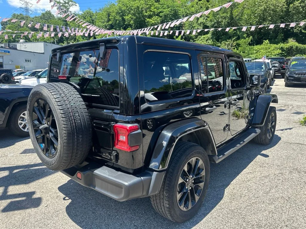 Used 2022 Black Jeep Unlimited Sahara 4xe image 5