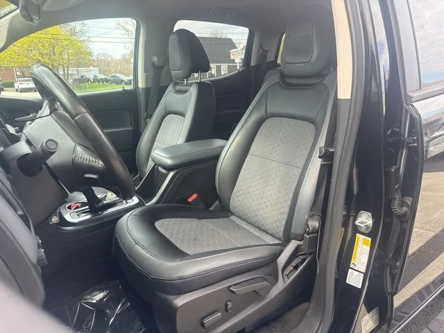 Used 2017 Black Chevrolet Z71 image 9