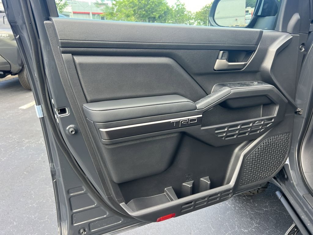 2025 Toyota Tacoma TRD Off Road - Photo 10