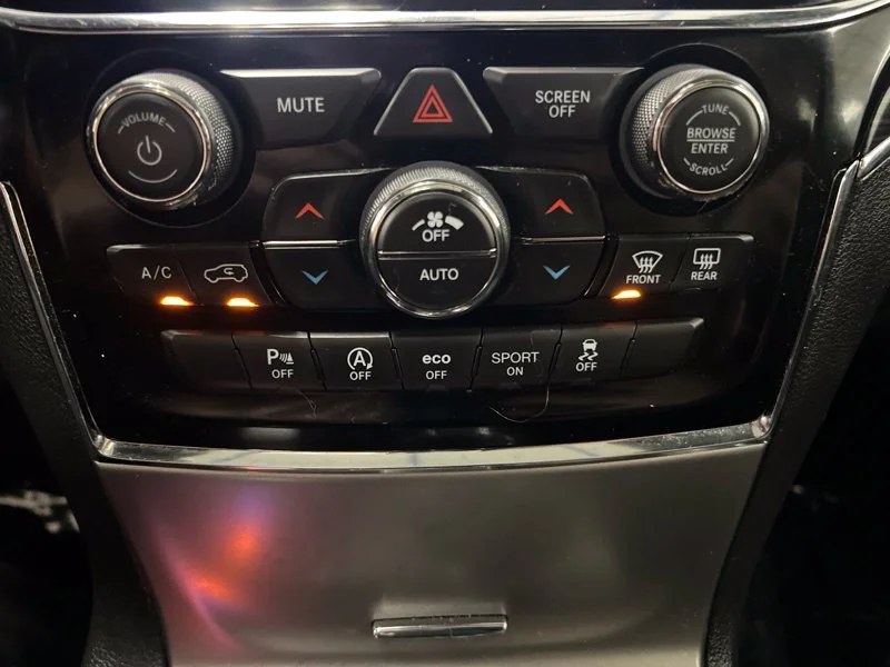 Used 2020 Blue Jeep Limited image 30