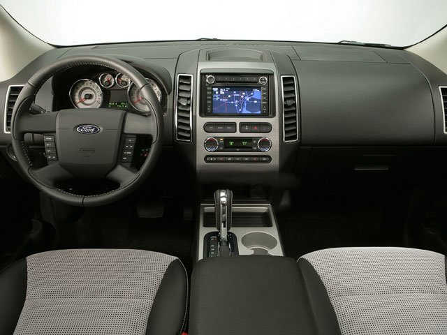 Used 2010  Ford SE image 4