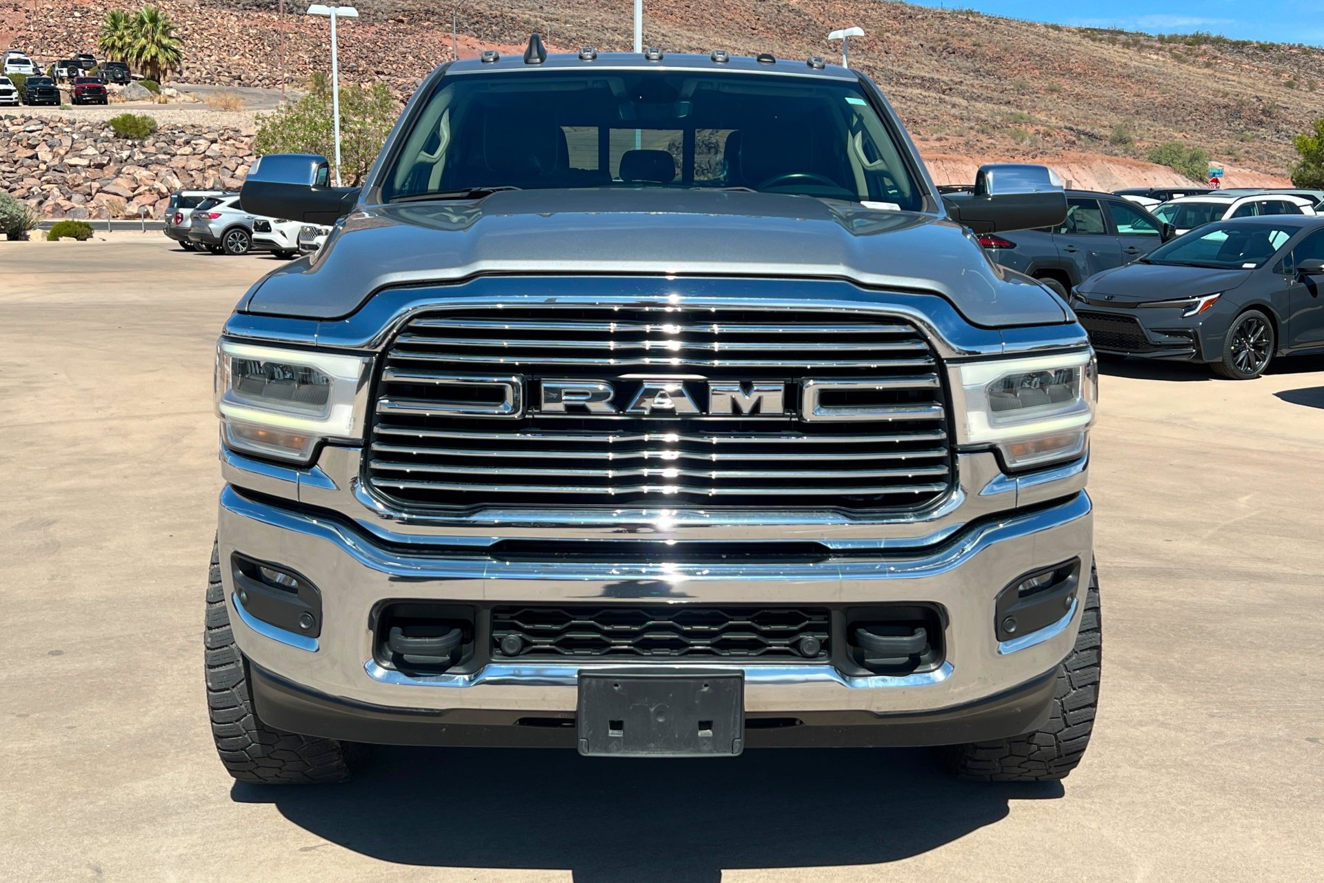 Used 2022 Billet Silver Metallic Clearcoat Ram Laramie image 9