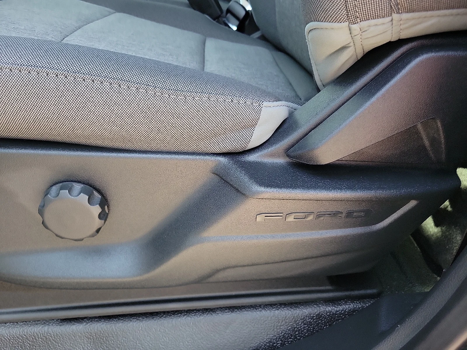 New 2025 Antimatter Blue Metallic Ford F-350&reg; XL image 11