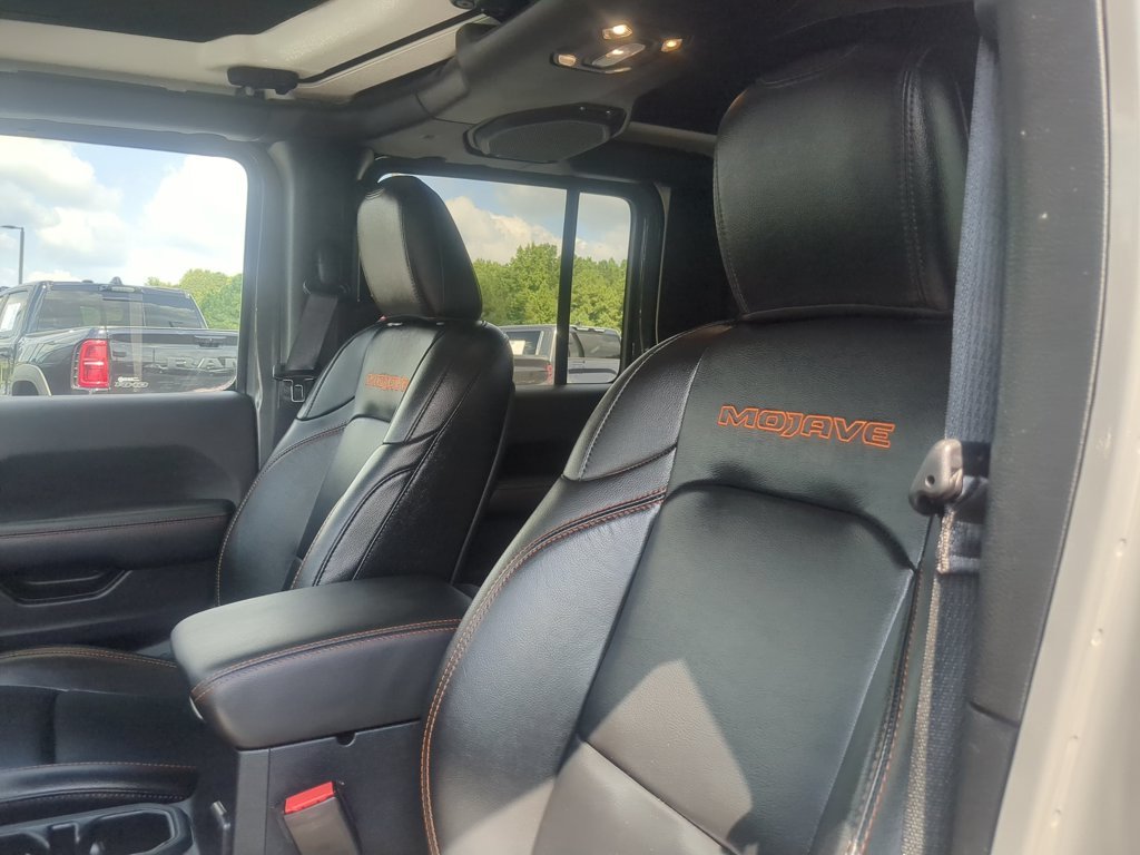 Used 2021 Sting-Gray Clearcoat Jeep Mojave image 14