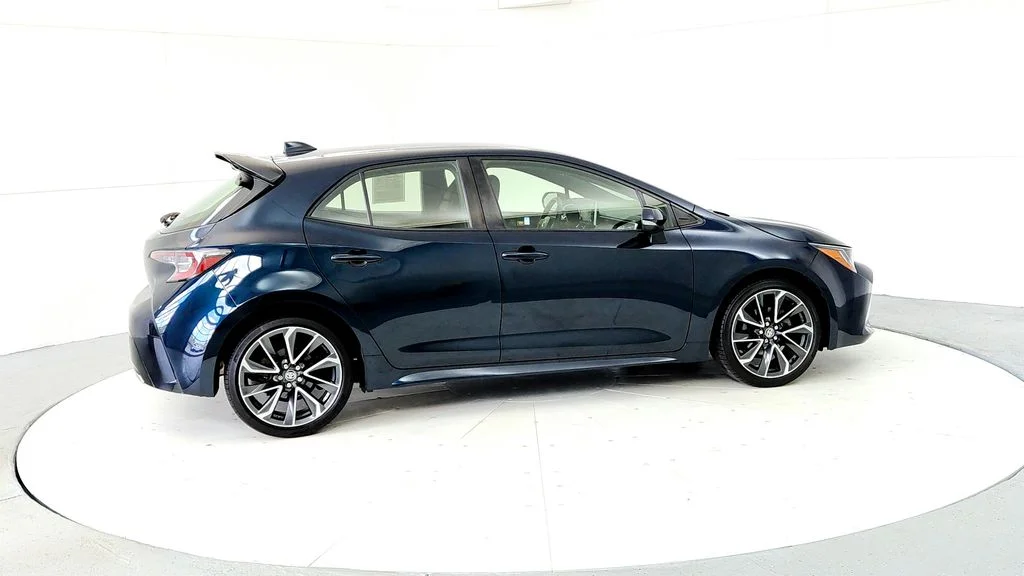 Used 2019 Blue Toyota SE image 6