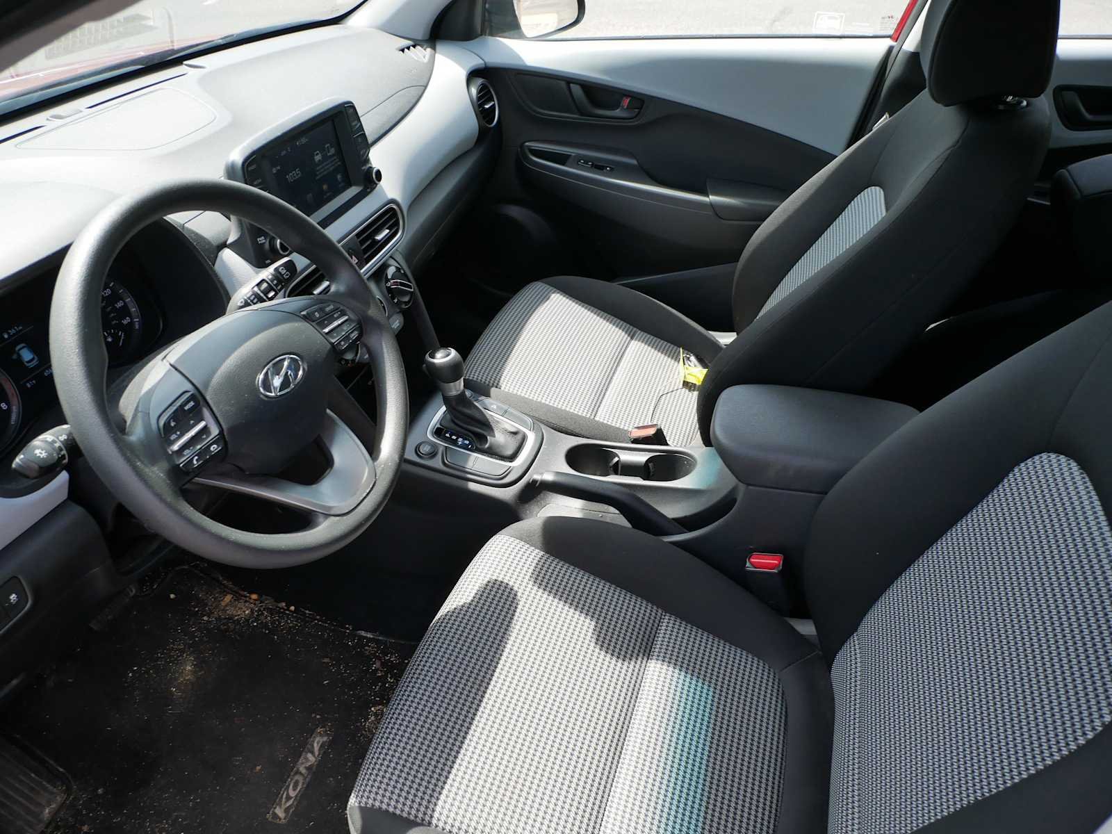Certified Used 2019 Pulse Red Hyundai SE image 7