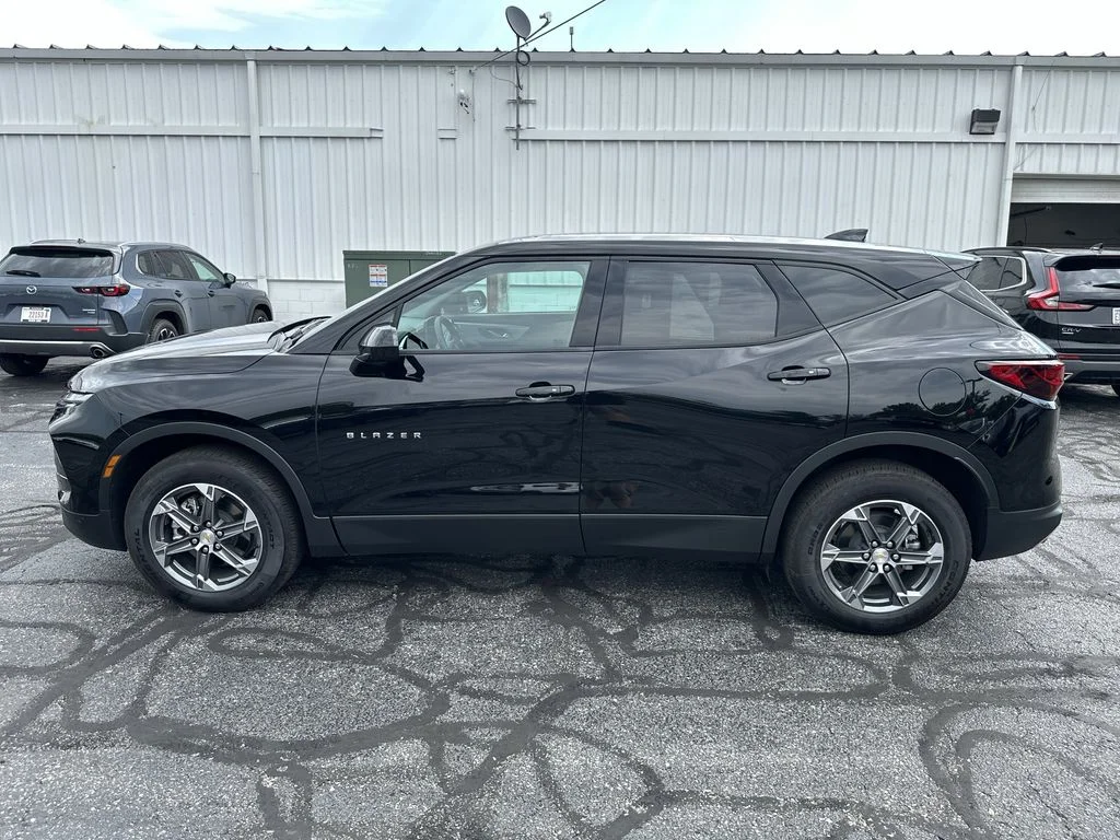Used 2026 Black Chevrolet LT image 5