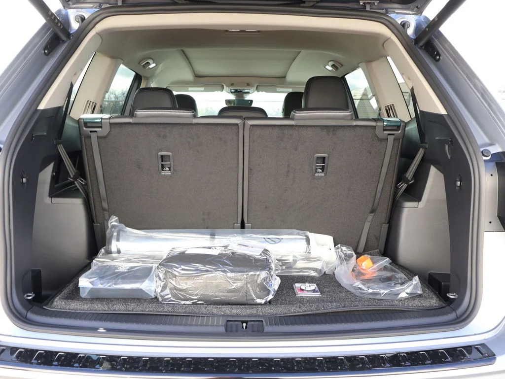 New 2026 Silver Volkswagen 2.0T SE w/Technology image 14