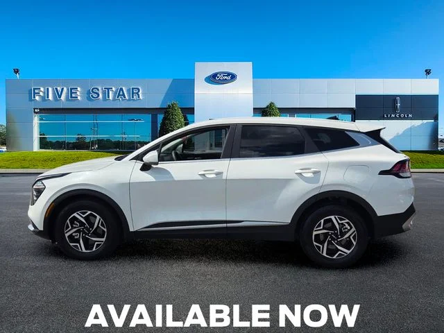 Used 2025 Snow White Pearl Kia LX image 4