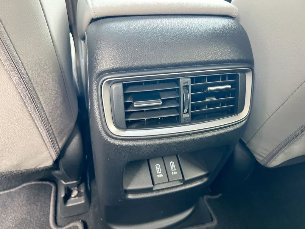 Used 2019 Lunar Silver Metallic Honda Touring image 21