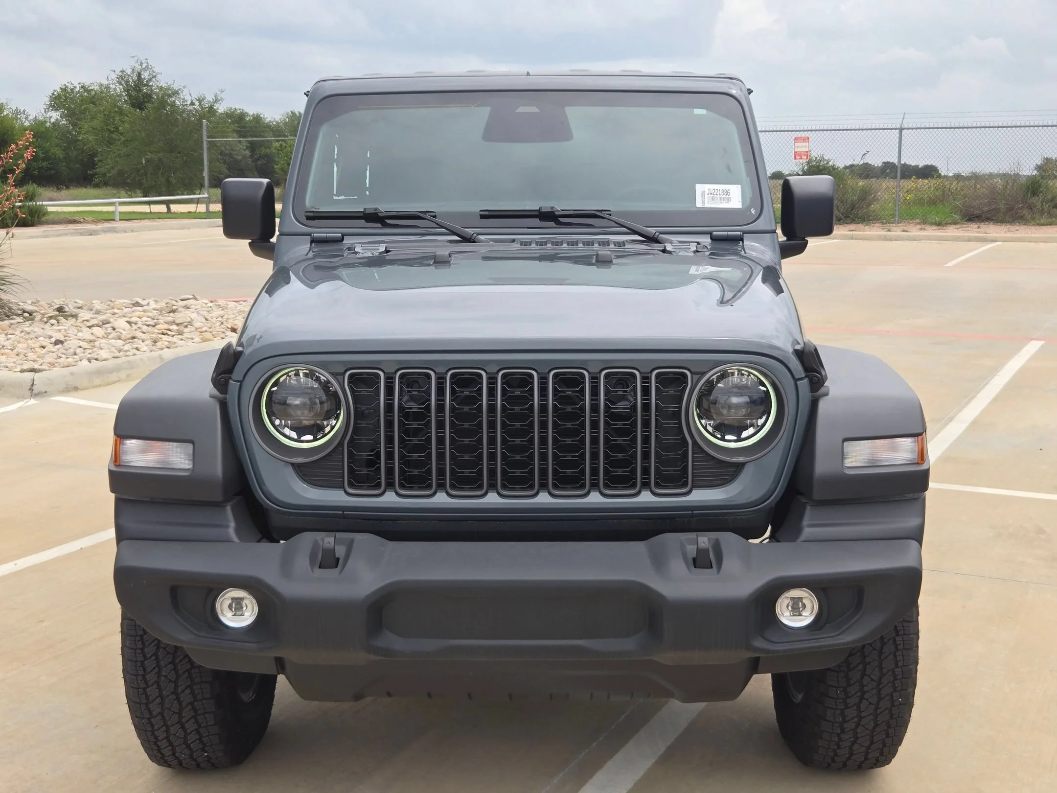 New 2026 Anvil Clear-Coat Exterior Paint Jeep Sport S image 8