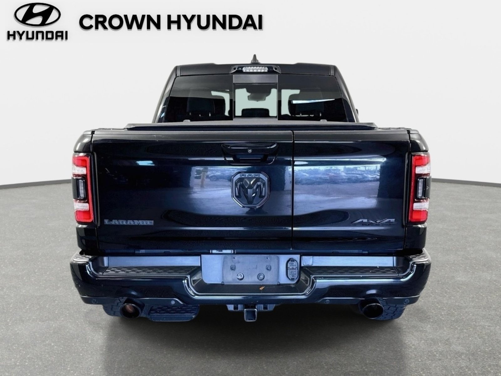 Used 2021 Diamond Black Crystal Pearlcoat Ram Laramie image 6