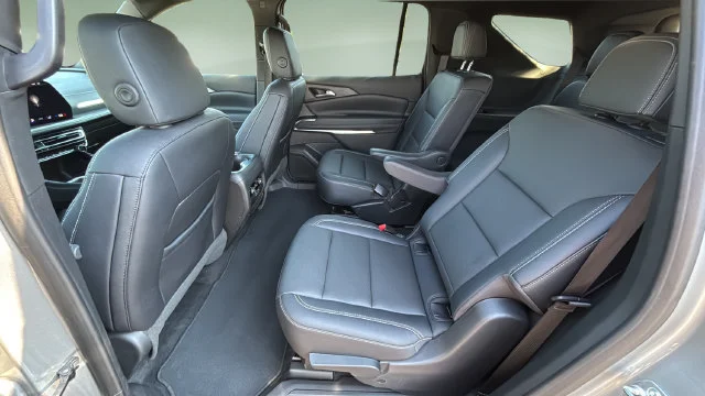 Used 2025 Sterling Gray Metallic Chevrolet LT image 19