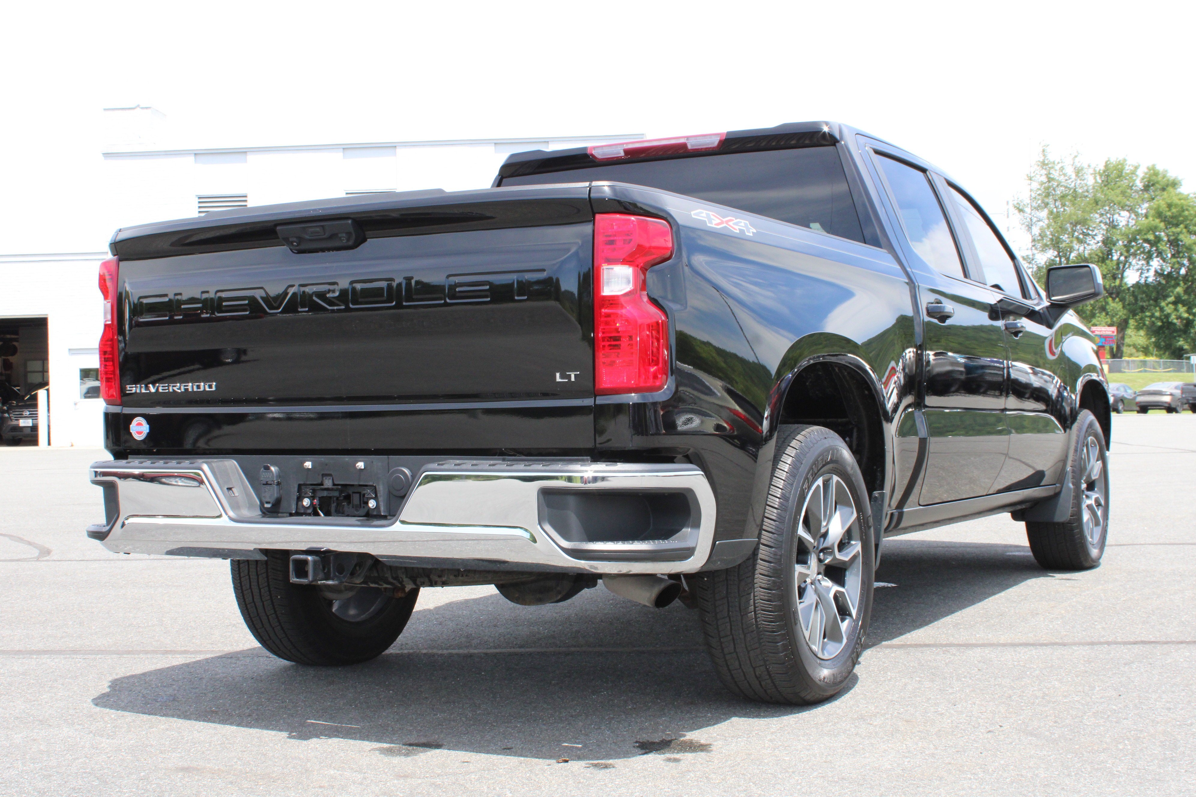 Used 2023 Black Chevrolet LT image 8