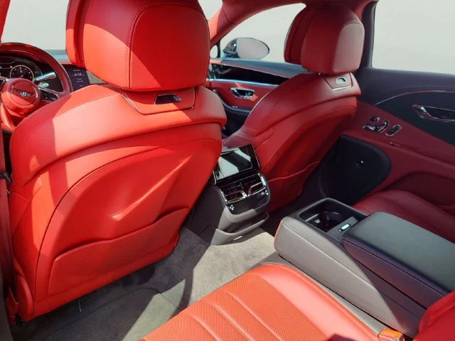 Used 2021 Black Bentley V8 image 16