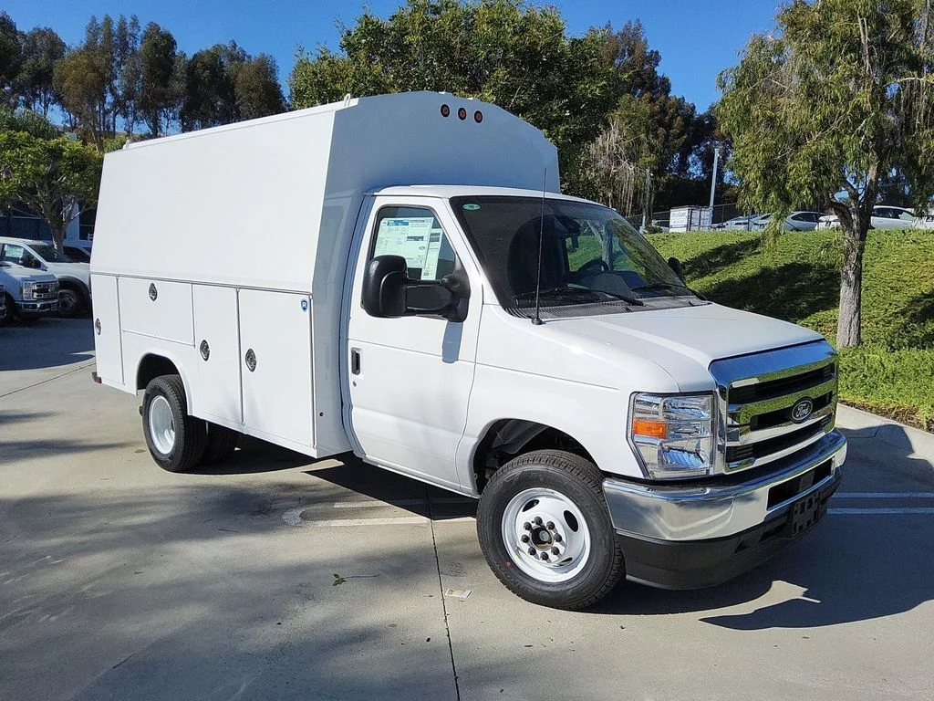 2026 Ford E-Series DRW E-350 Super Duty 138 in WB's photo