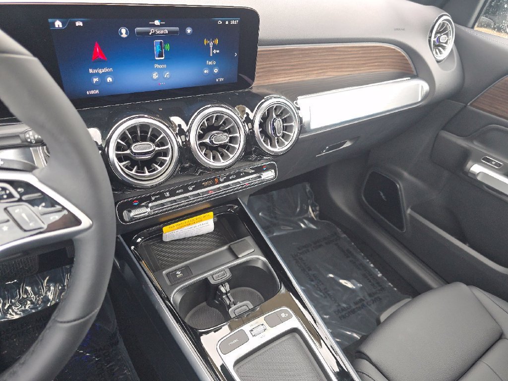 New 2026 Night Black Mercedes-Benz GLB 250 image 70