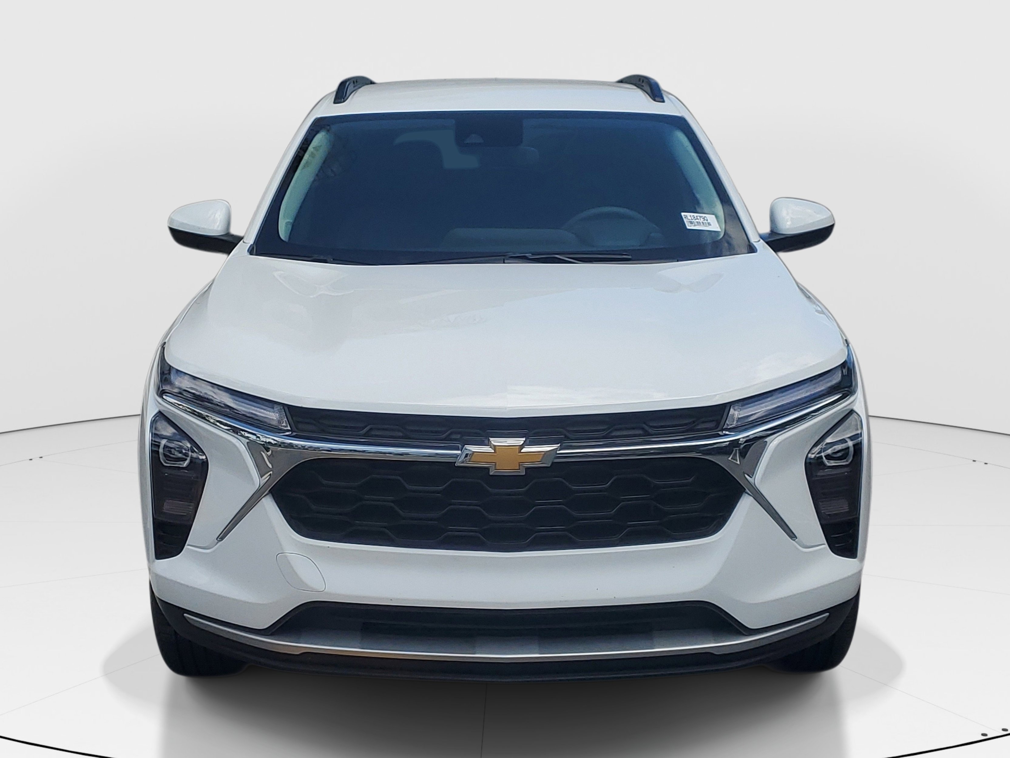 Used 2025 Summit White Chevrolet LT image 2