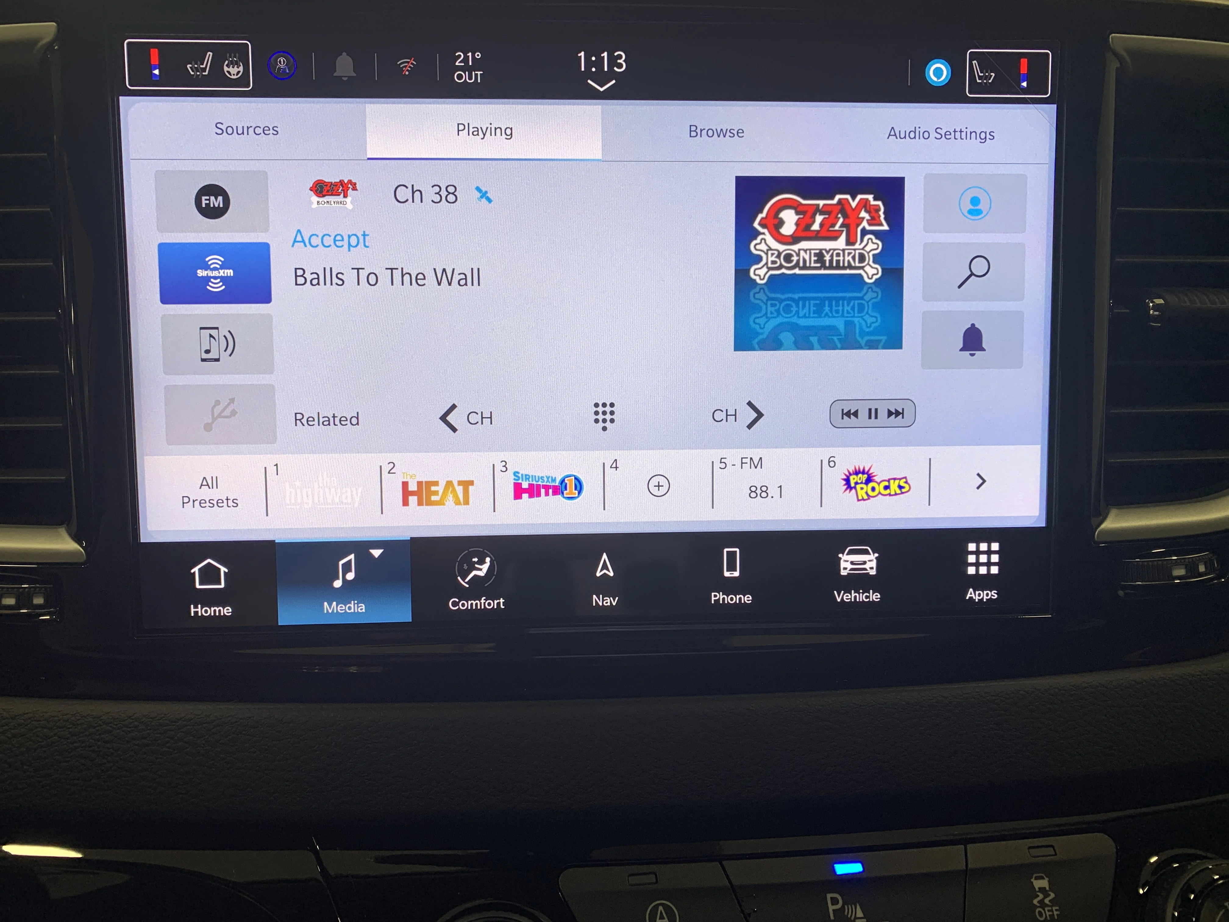New 2024 Silver Mist Chrysler SXT image 14
