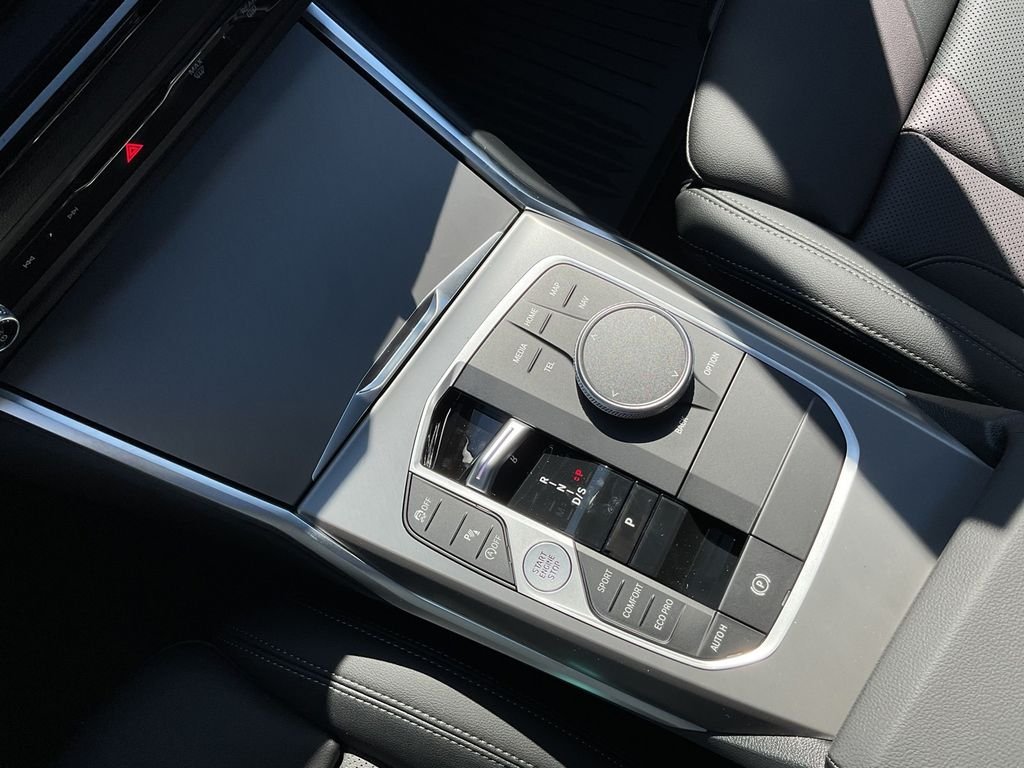 New 2026 Black Sapphire Metallic BMW 330i image 23