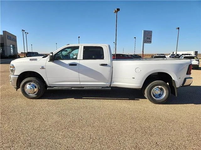 New 2026 PW7 Bright Whit Ram TRADESMAN CREW CAB 4X4 8