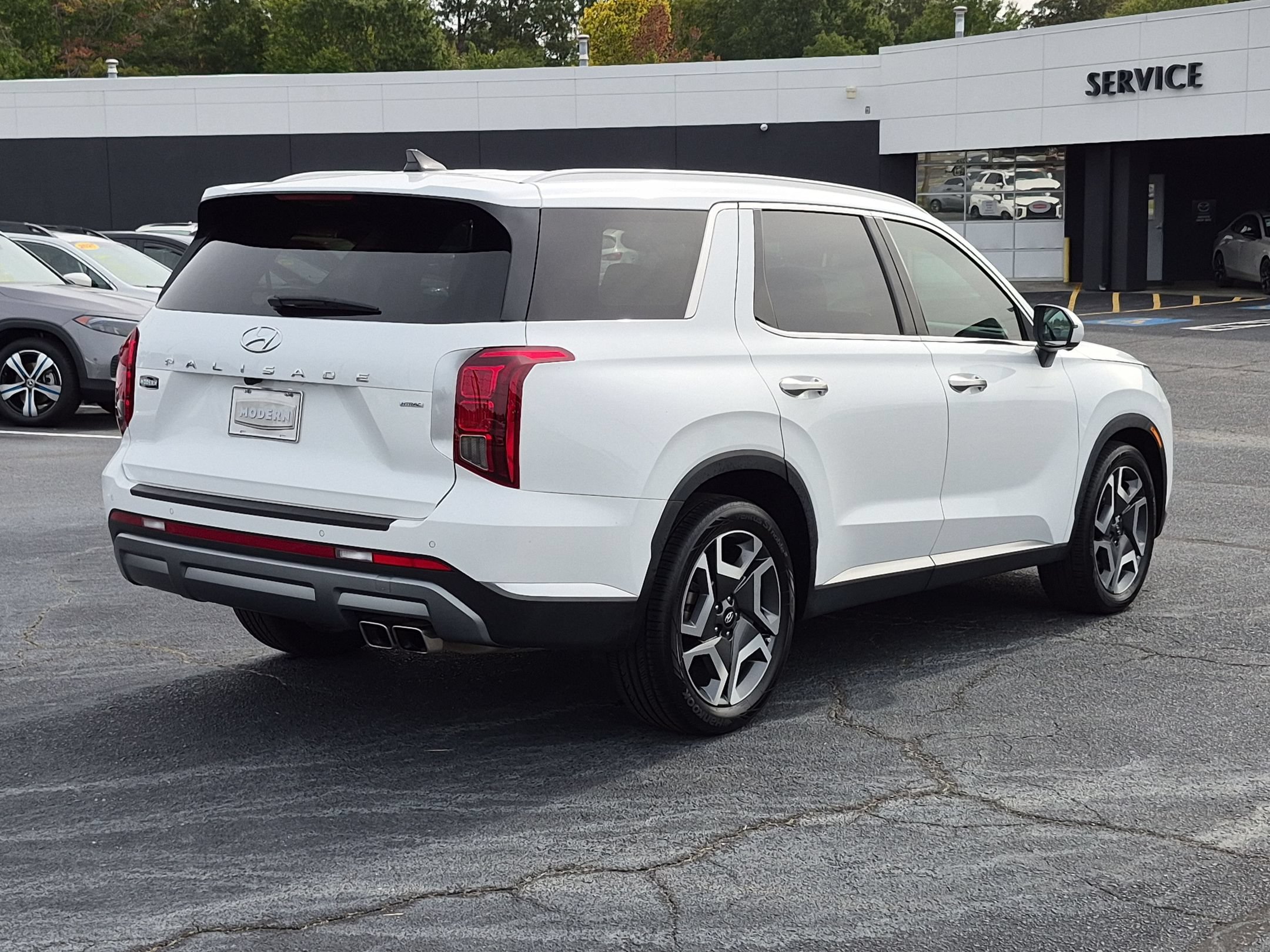 Used 2025 Hyper White Hyundai Limited image 5