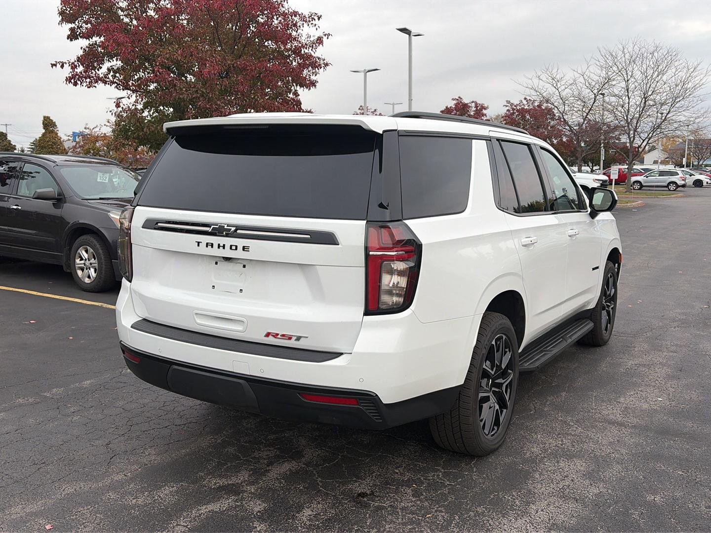 Used 2023 Wh Chevrolet  image 7