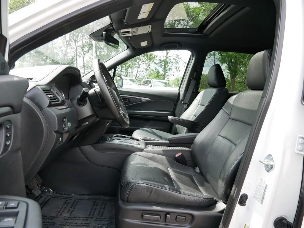 Used 2023  Honda EX-L image 9