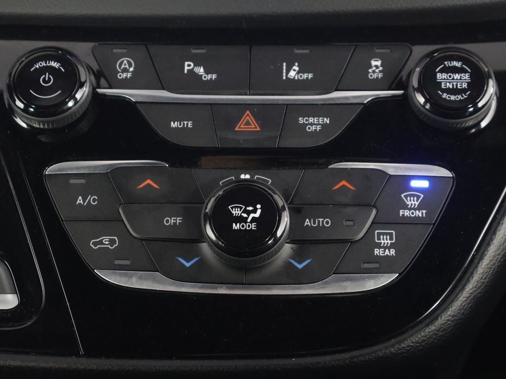 2025 Chrysler Pacifica Select - Photo 45
