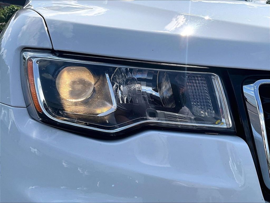 Used 2020 White Jeep Limited image 33