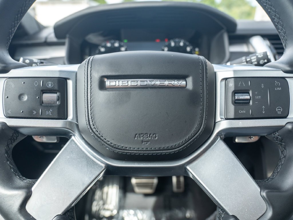 Used 2024 Gray Land Rover Dynamic SE image 16