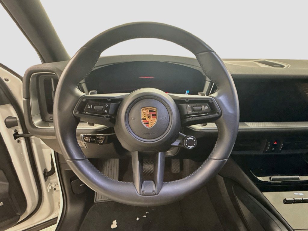 Used 2025 White Porsche  image 12