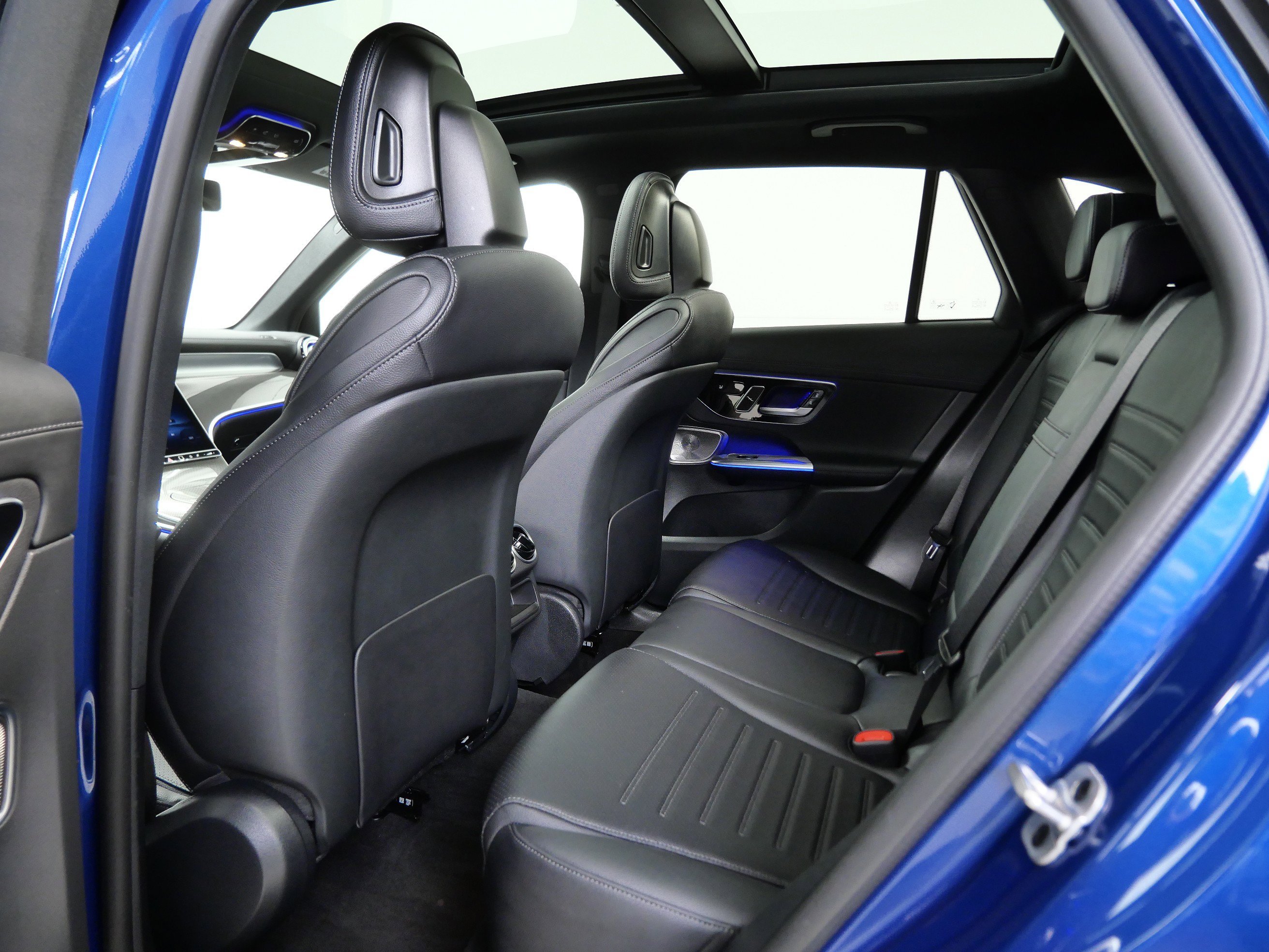 Used 2025 Starling Blue Metallic Mercedes-Benz GLC 300 image 16