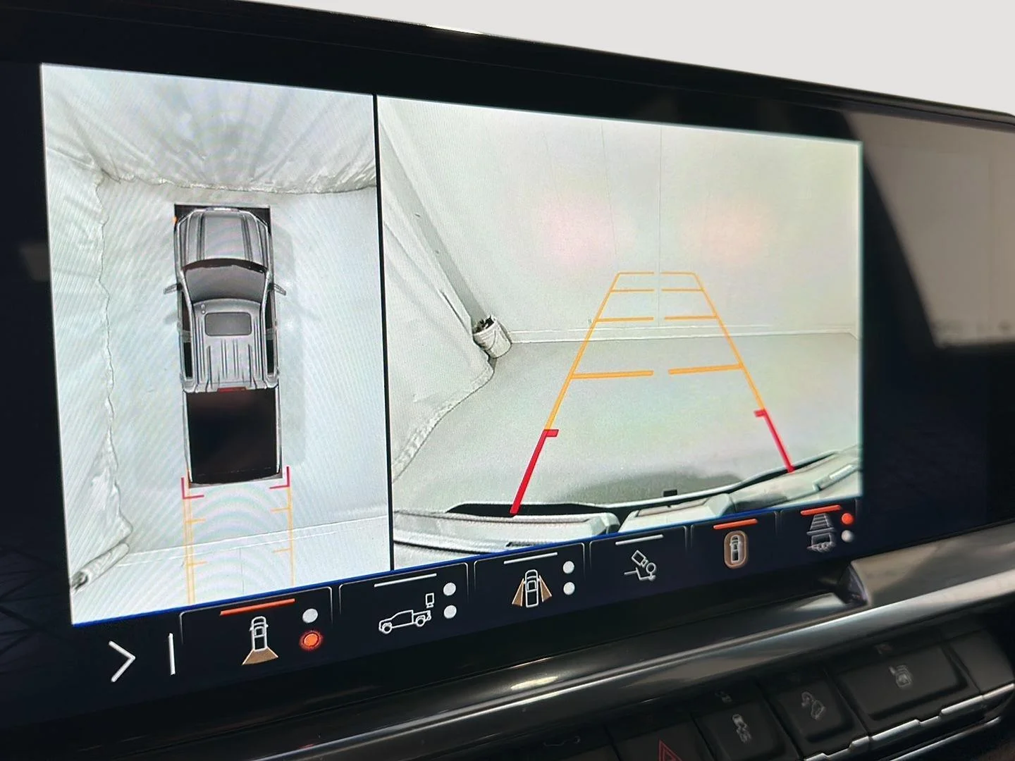 Used 2024 Summit White GMC SLT image 14