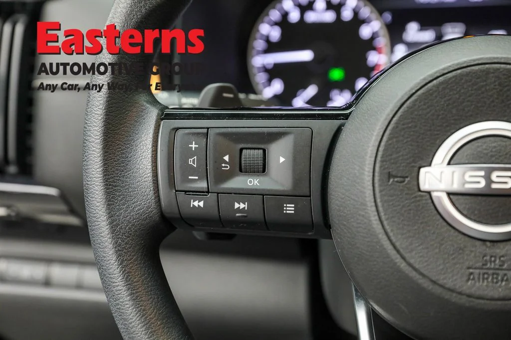 Used 2022 Blue Nissan S image 15