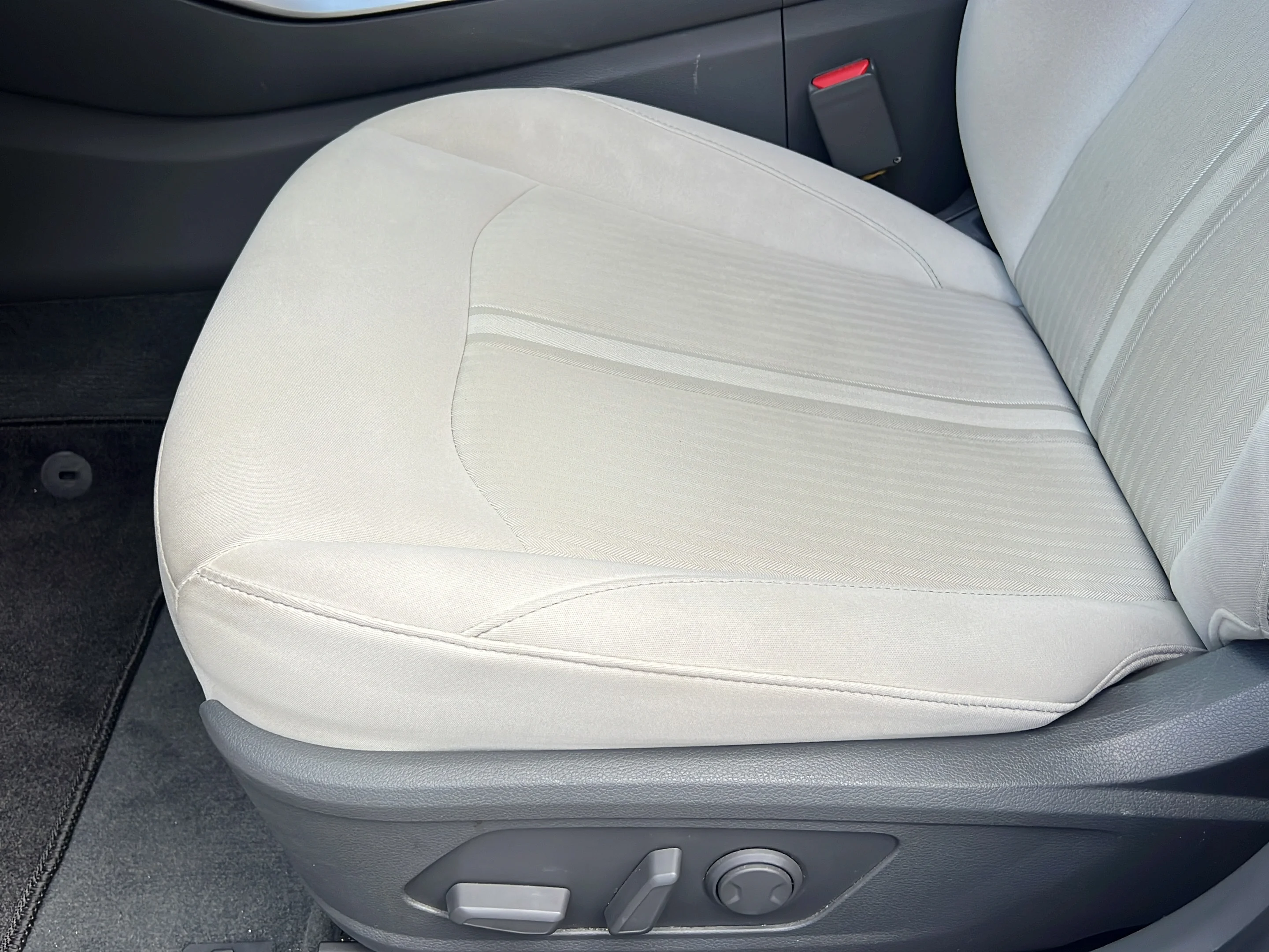 Used 2022 Quartz White Hyundai SEL image 16