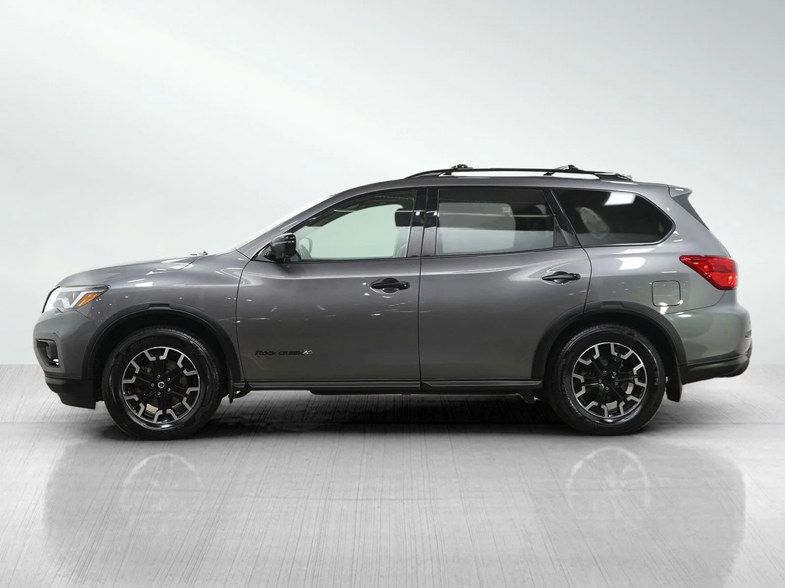 Used 2019 Nissan Pathfinder SL Rock Creek with VIN 5N1DR2MM1KC647830 for sale in Burnsville, Minnesota