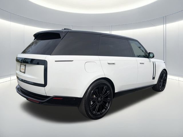 Used 2024 White Land Rover SE image 6