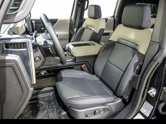 2026 GMC HUMMER EV 2X - Photo 9