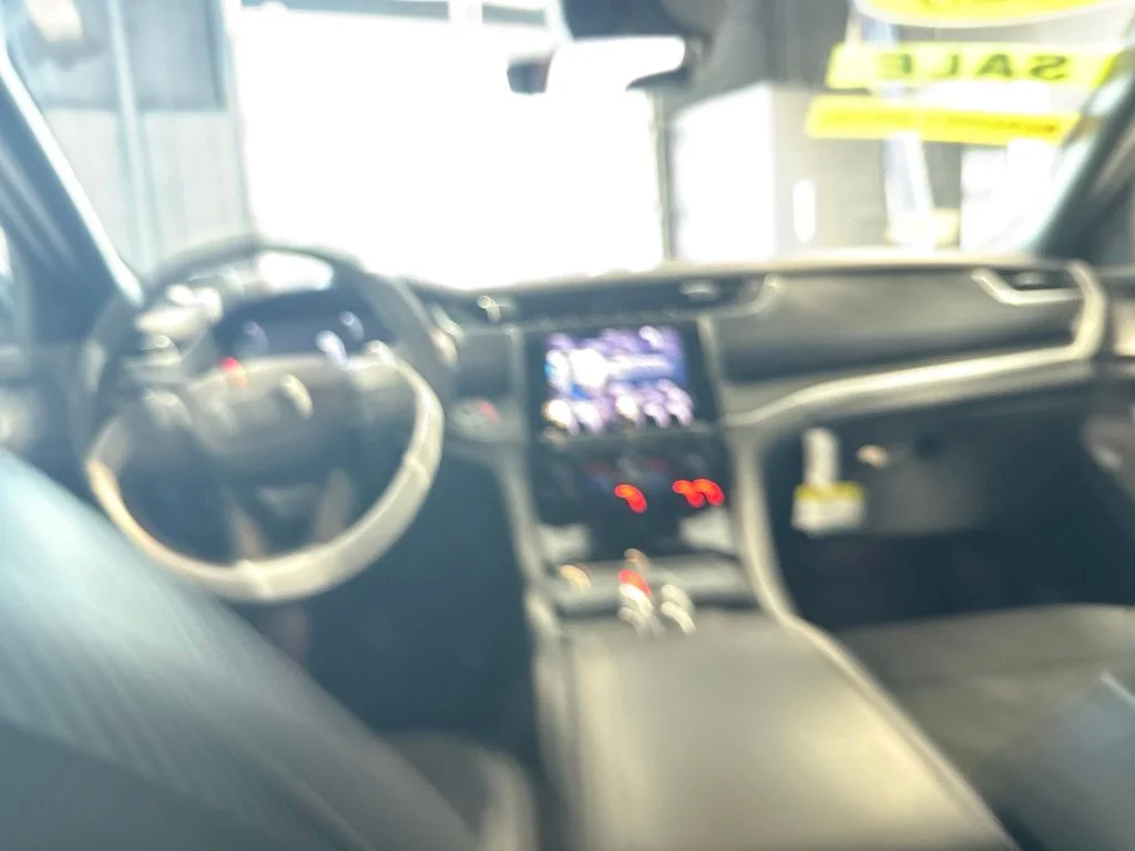 Used 2025 Silver Jeep Altitude image 13