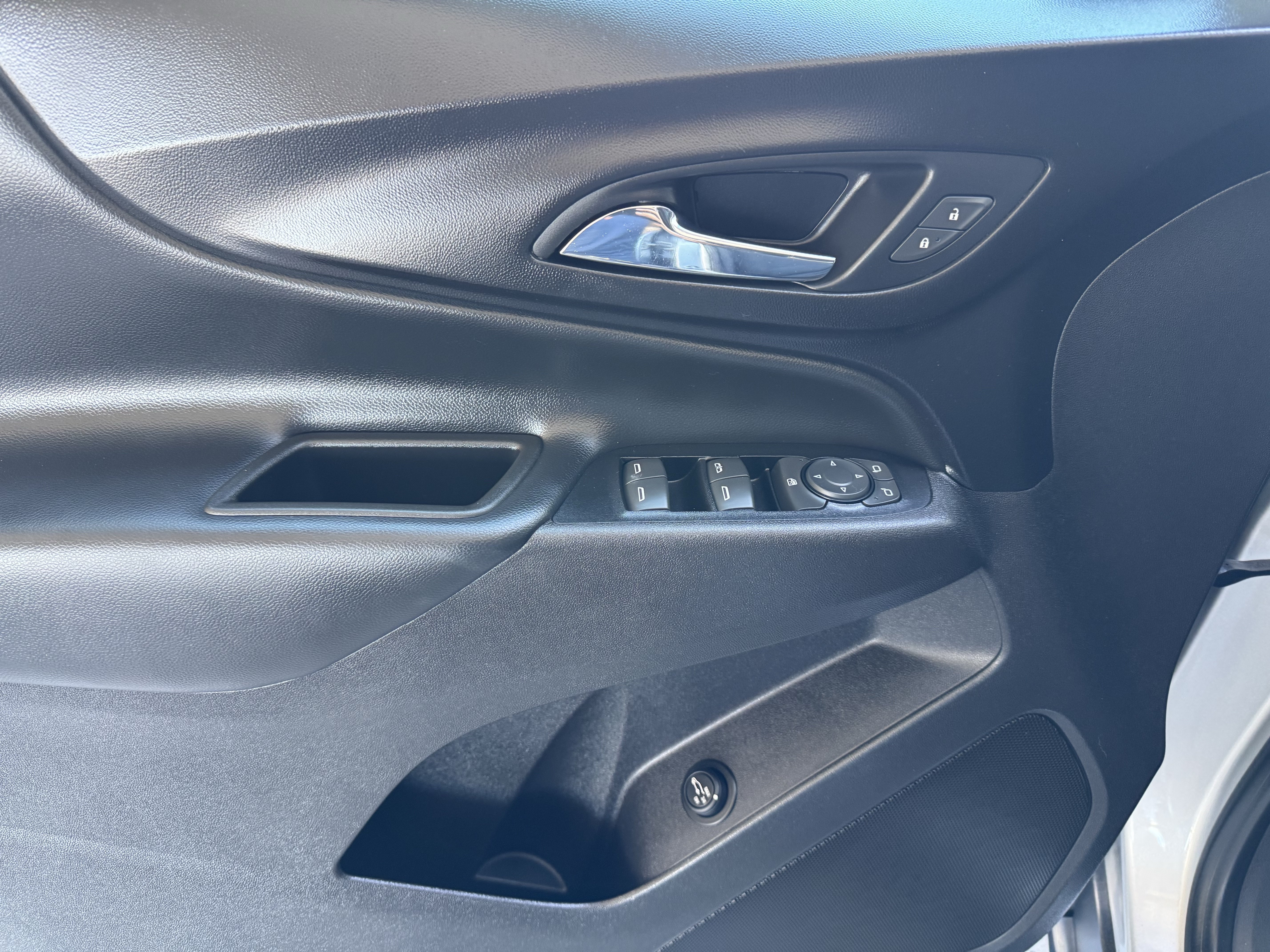 Certified Used 2018 SILVER ICE METALLIC Chevrolet LT image 9