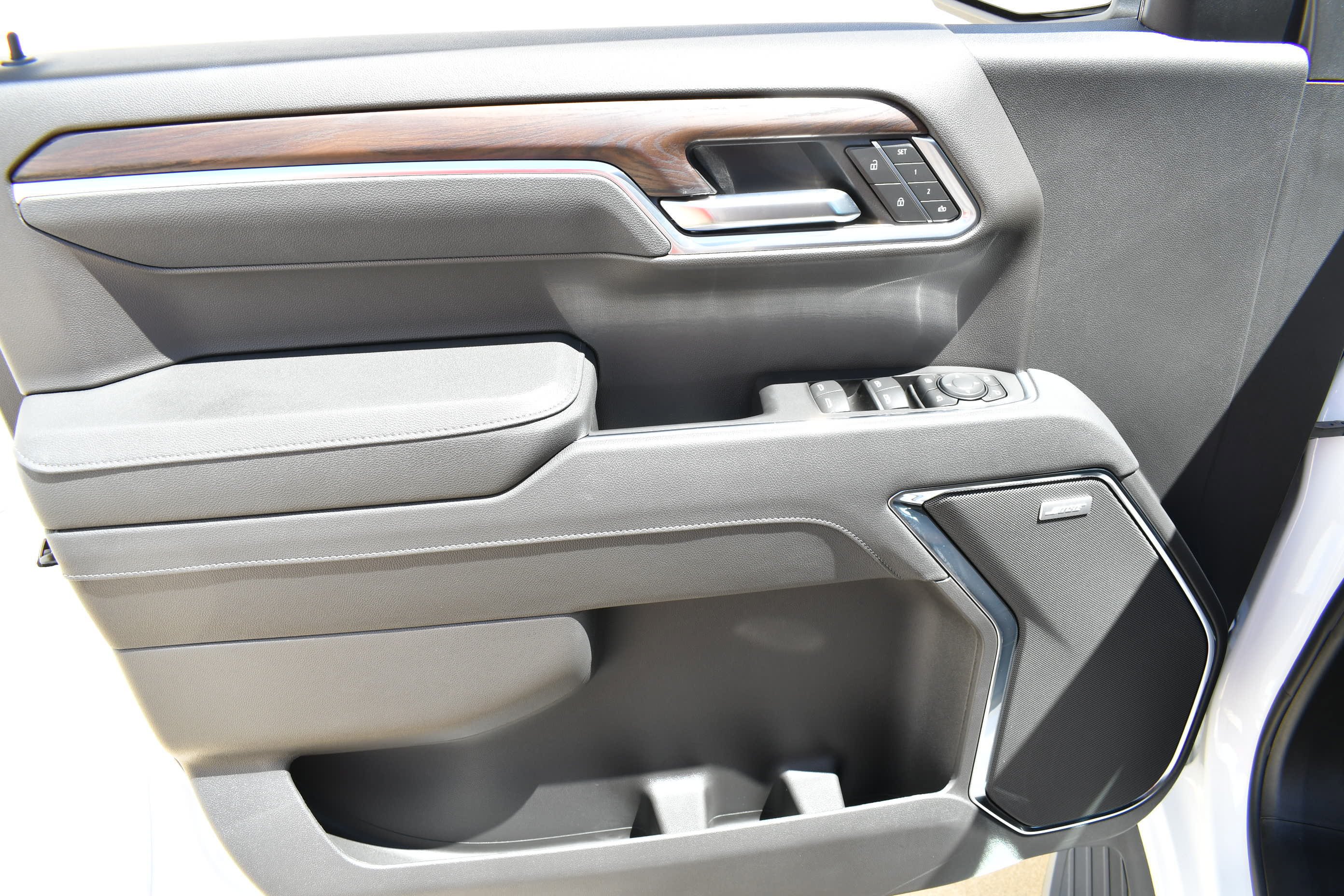 2026 GMC Sierra 1500 SLT - Photo 15